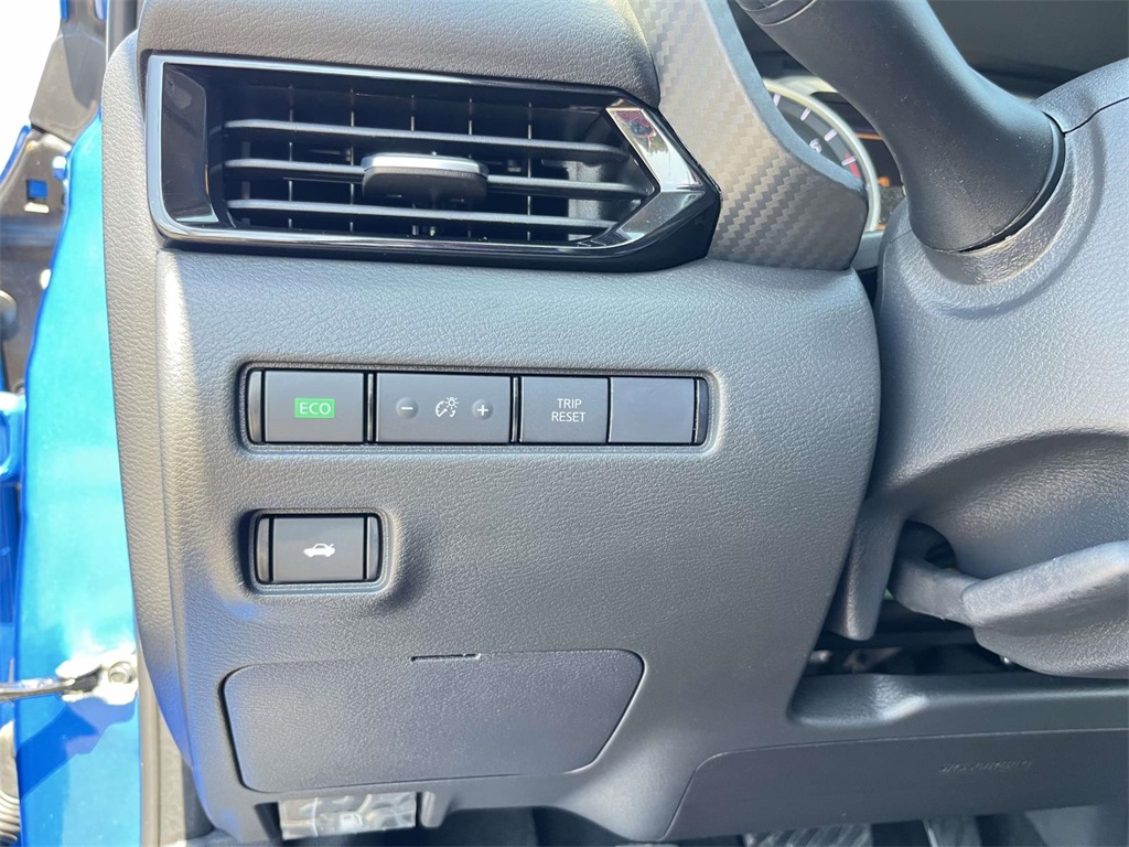 2025 Nissan Sentra SV photo 12