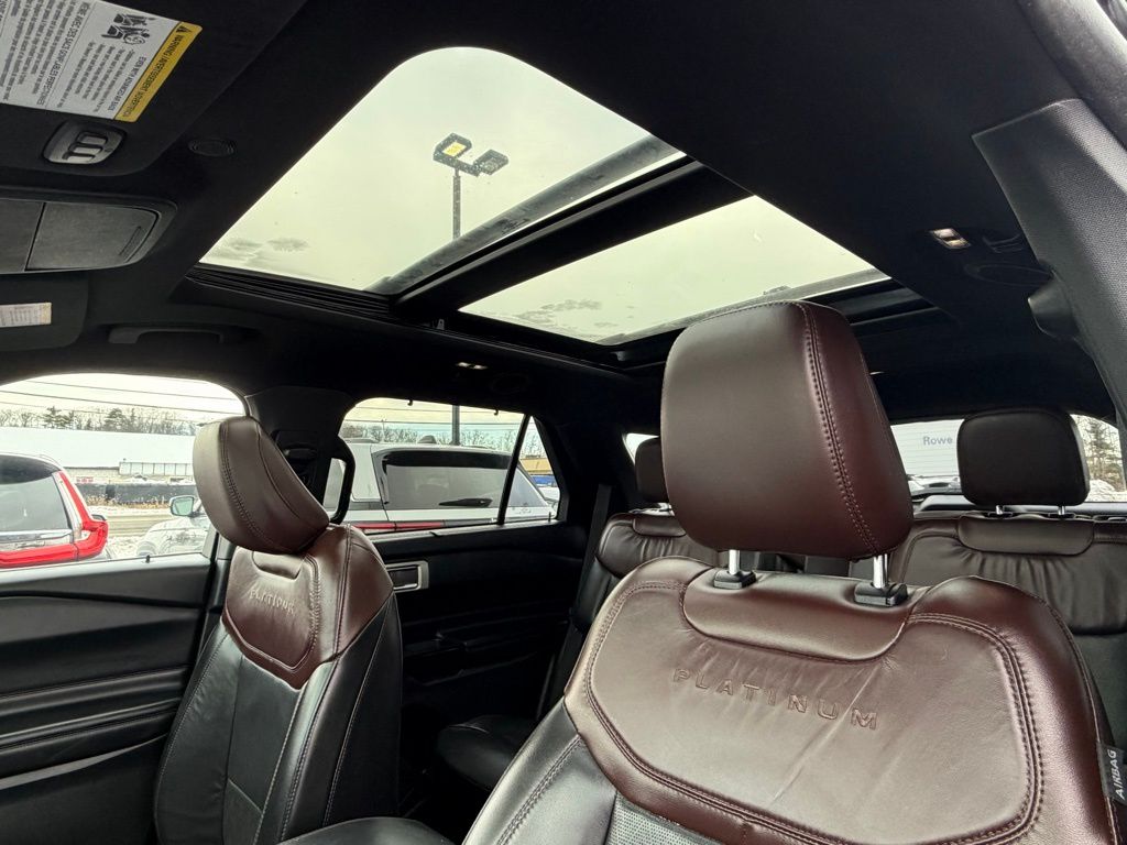 2021 Ford Explorer Platinum photo 4