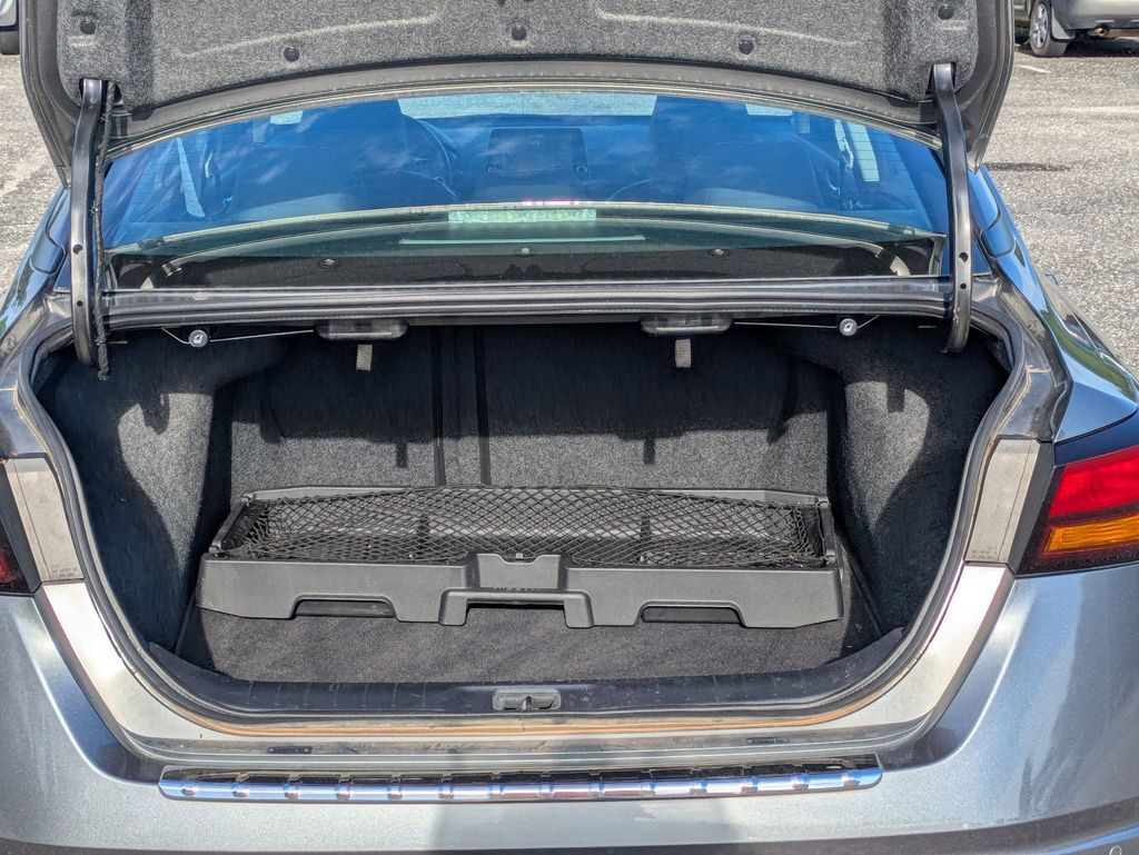 2022 Nissan Altima 2.5 SR photo 25