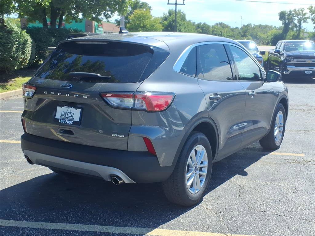 2022 Ford Escape SE photo 3