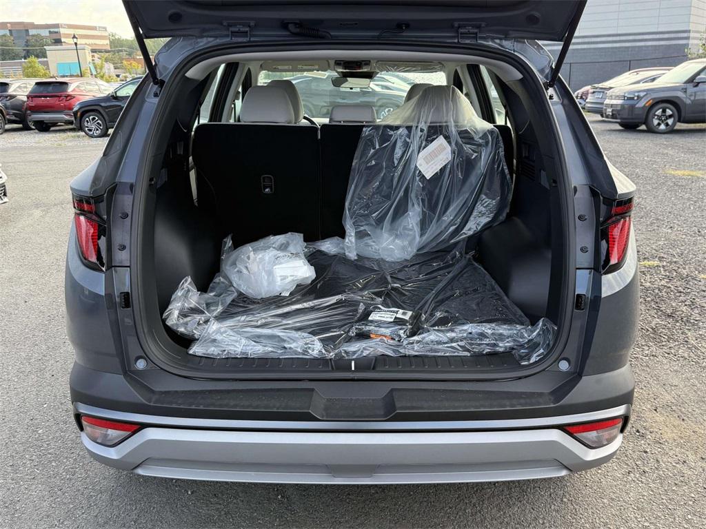 2025 Hyundai Tucson SE photo 29