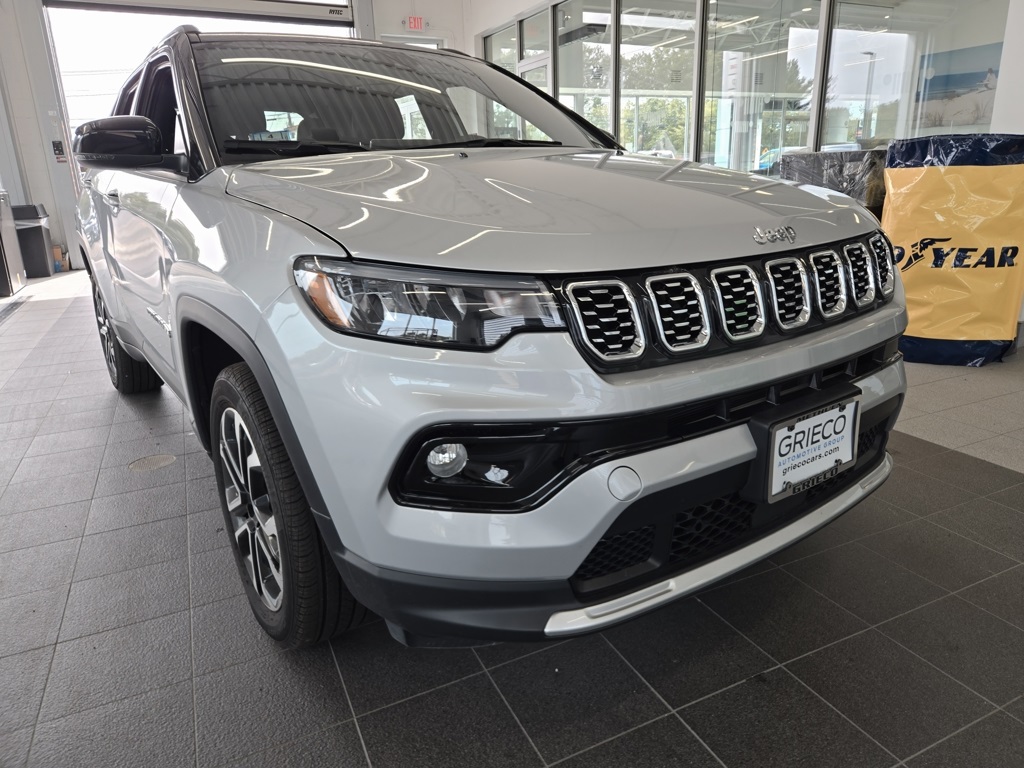 2024 Jeep Compass Limited photo 5