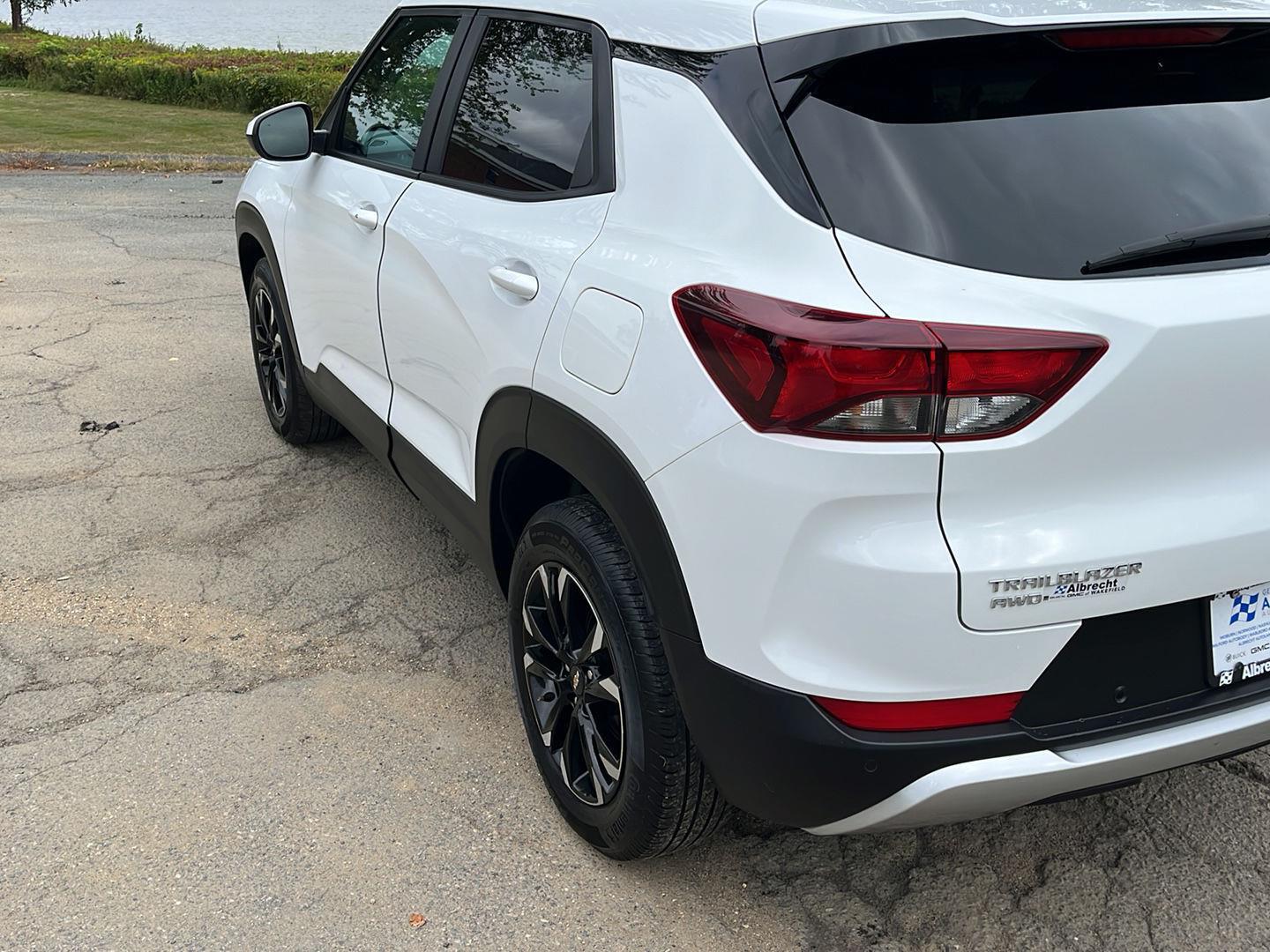 2023 Chevrolet Trailblazer LT photo 3