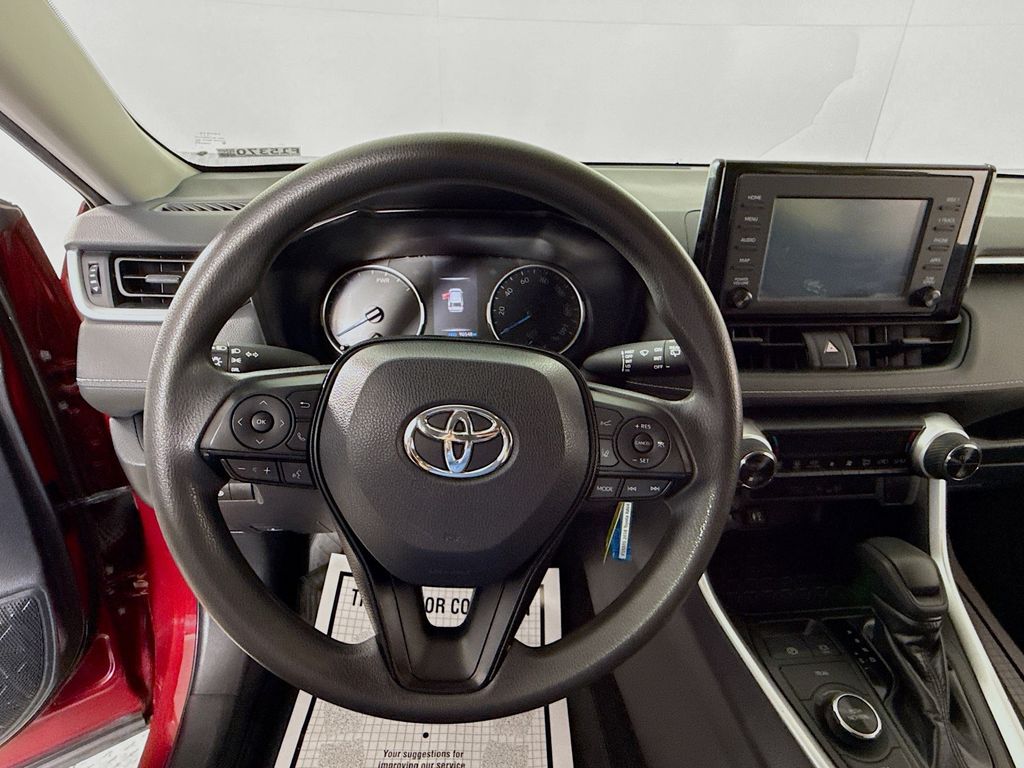 2019 Toyota RAV4 Hybrid LE photo 4