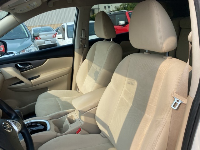 2016 Nissan Rogue SV photo 10