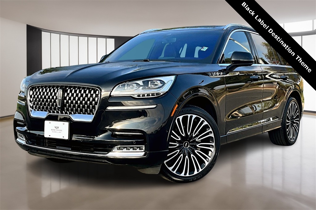 2023 Lincoln Aviator Black Label's photo