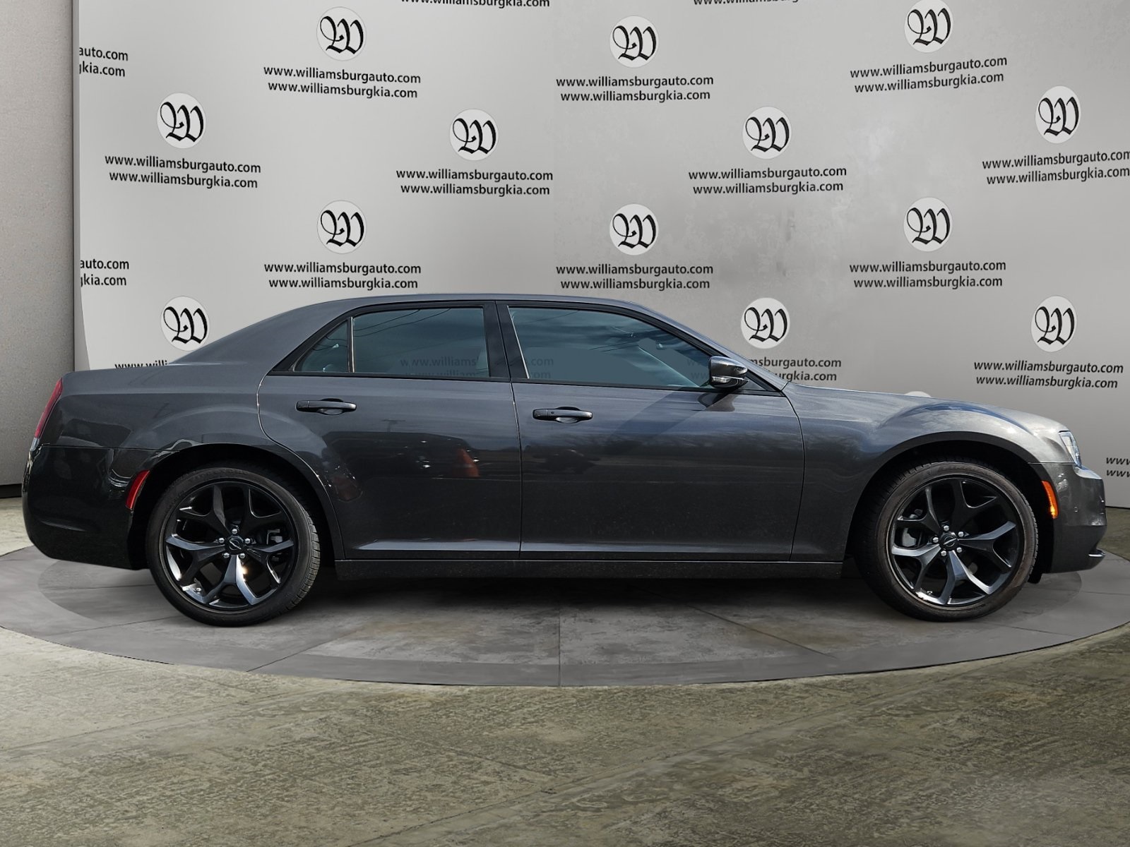 2023 Chrysler 300 S photo 6