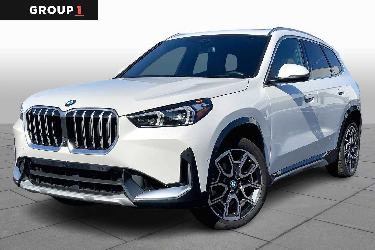 2025 BMW X1 28i's photo