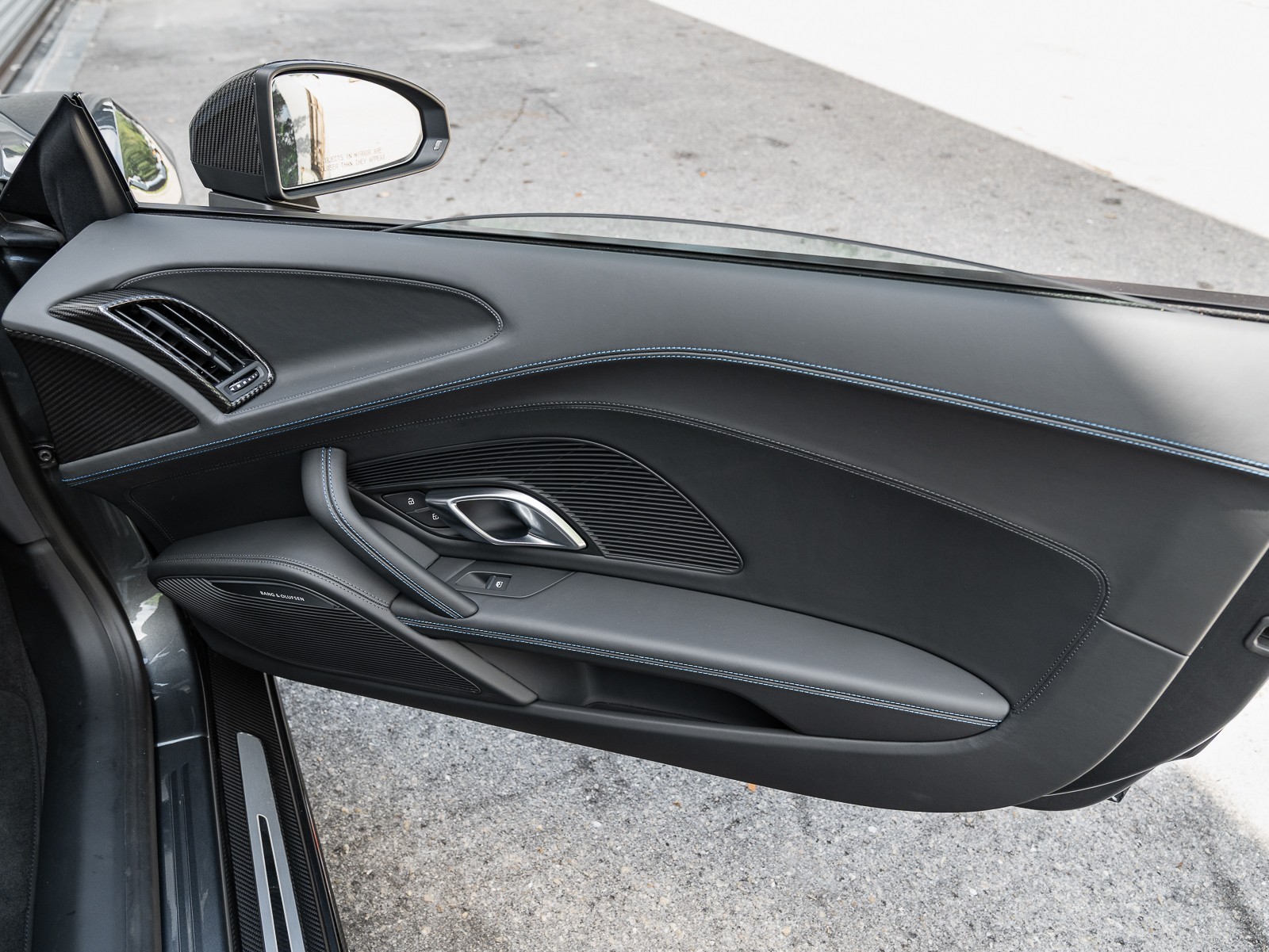 2023 Audi R8 V10 Performance photo 31