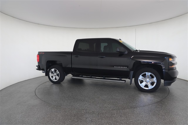 2018 Chevrolet Silverado 1500 Custom photo 23