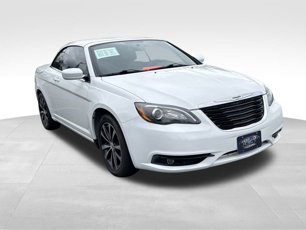 2012 Chrysler 200 S photo 5
