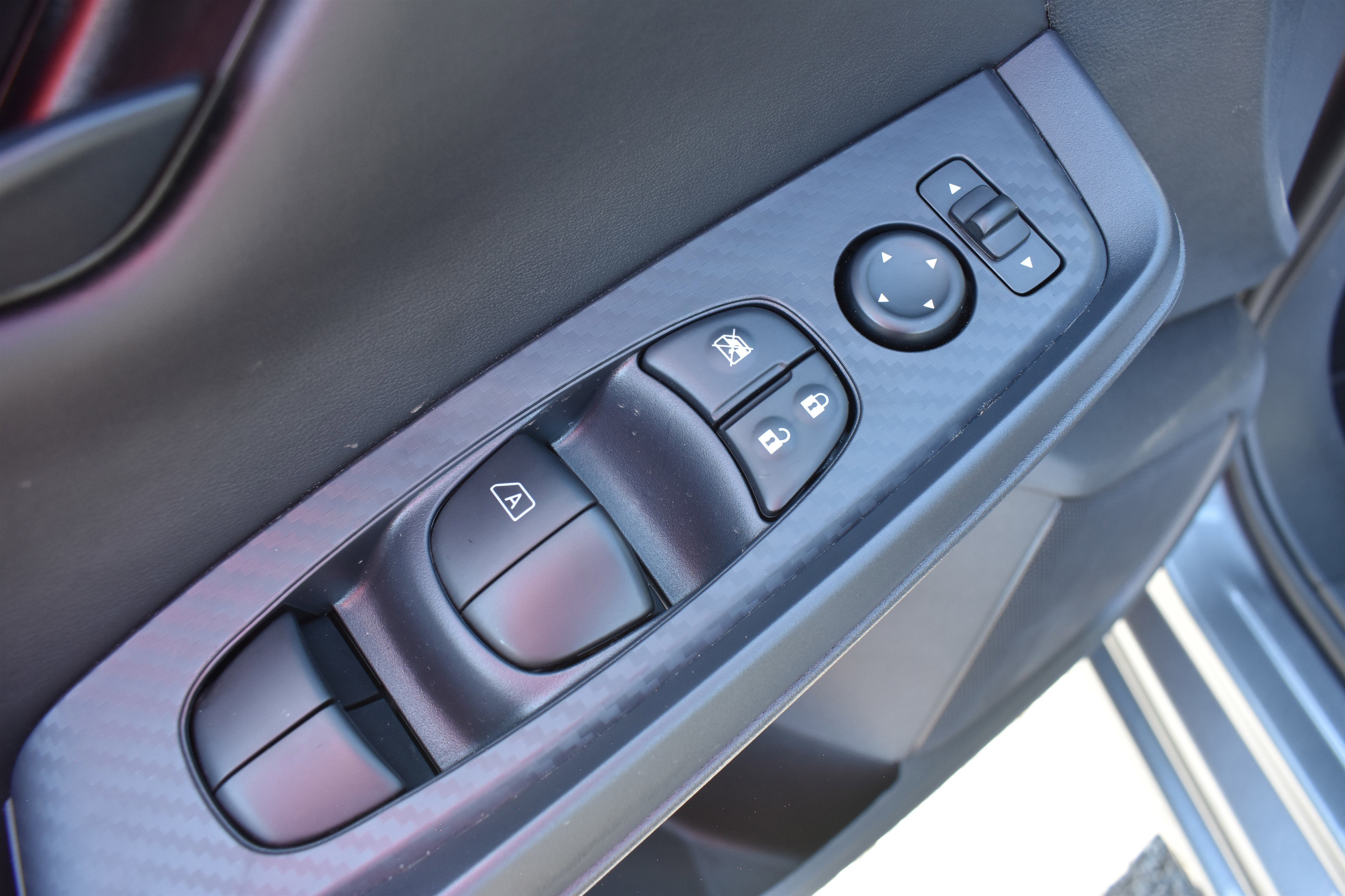 2025 Nissan Sentra S photo 4