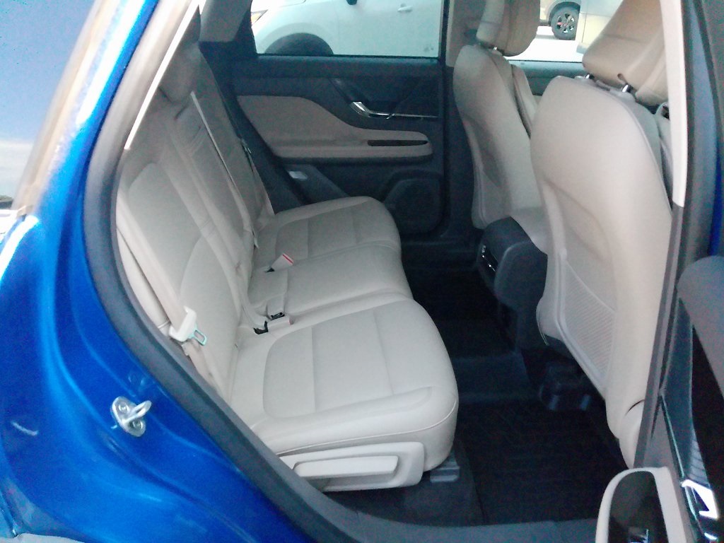 2020 Lincoln Corsair Standard photo 13