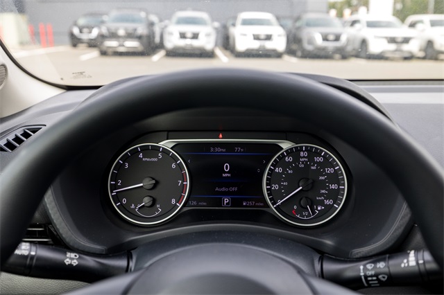 2025 Nissan Sentra SV photo 13