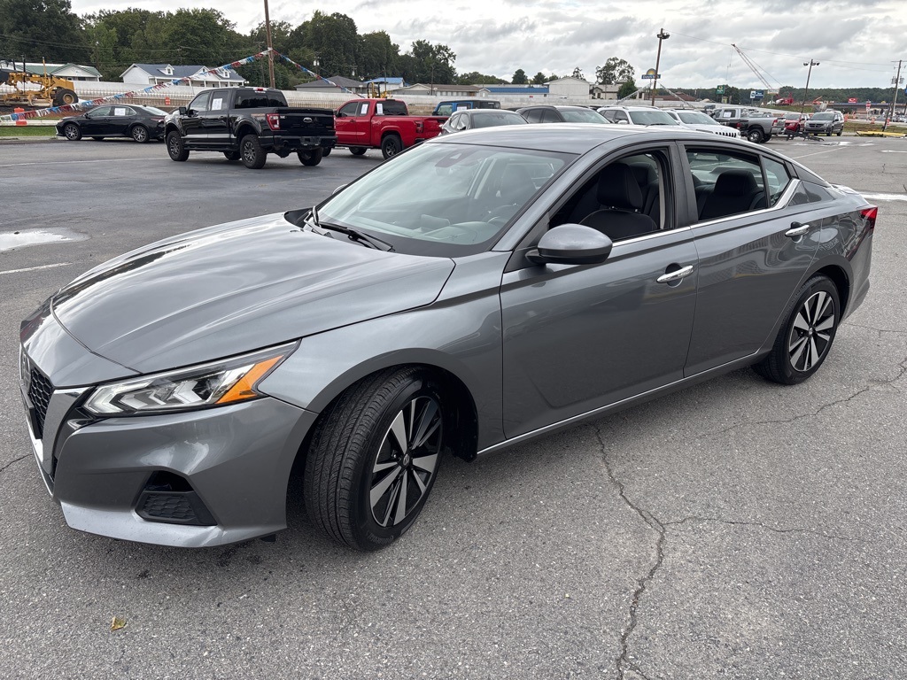 2022 Nissan Altima 2.5 SV photo 2