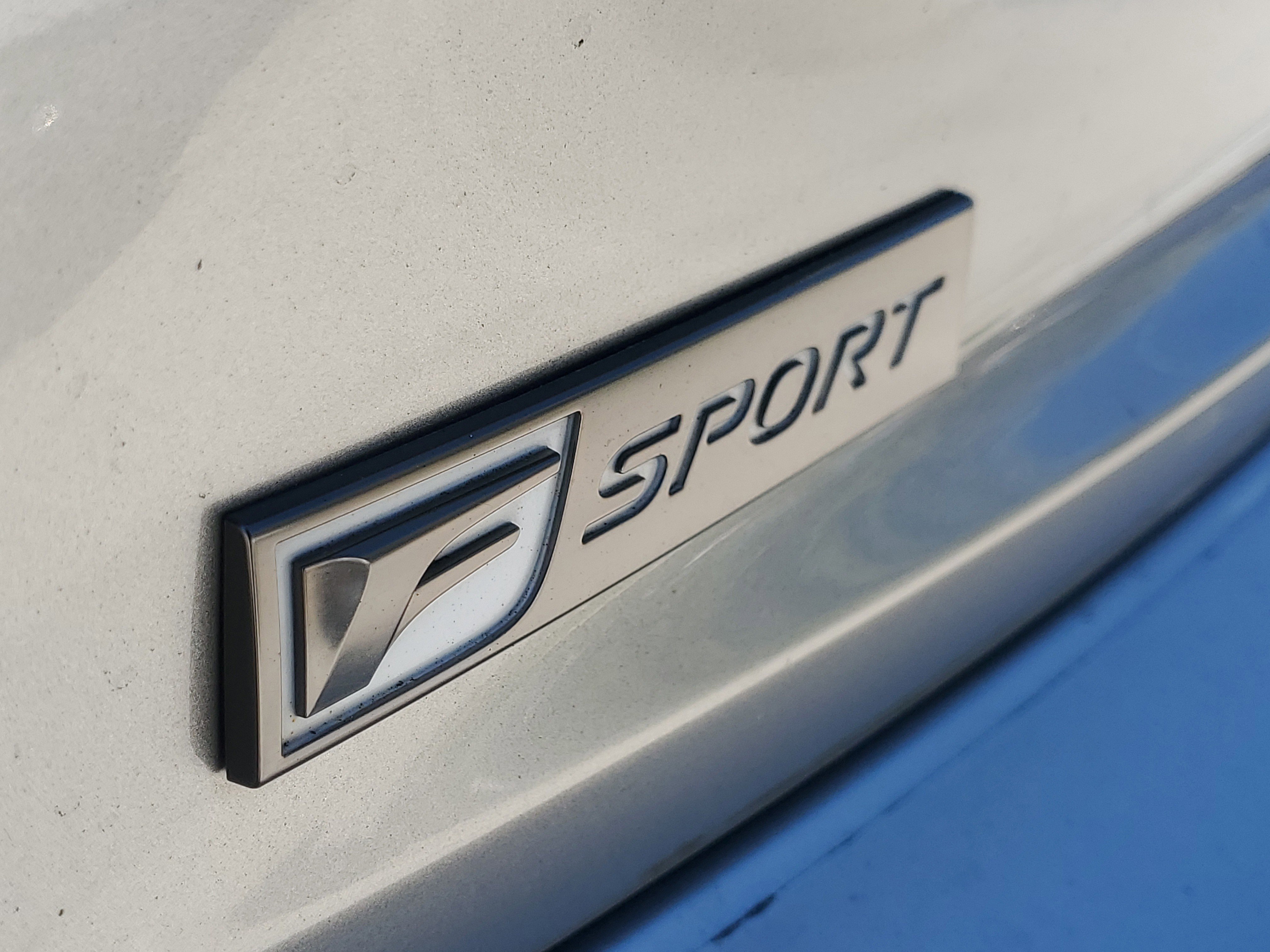2016 Lexus IS 200t F SPORT photo 8