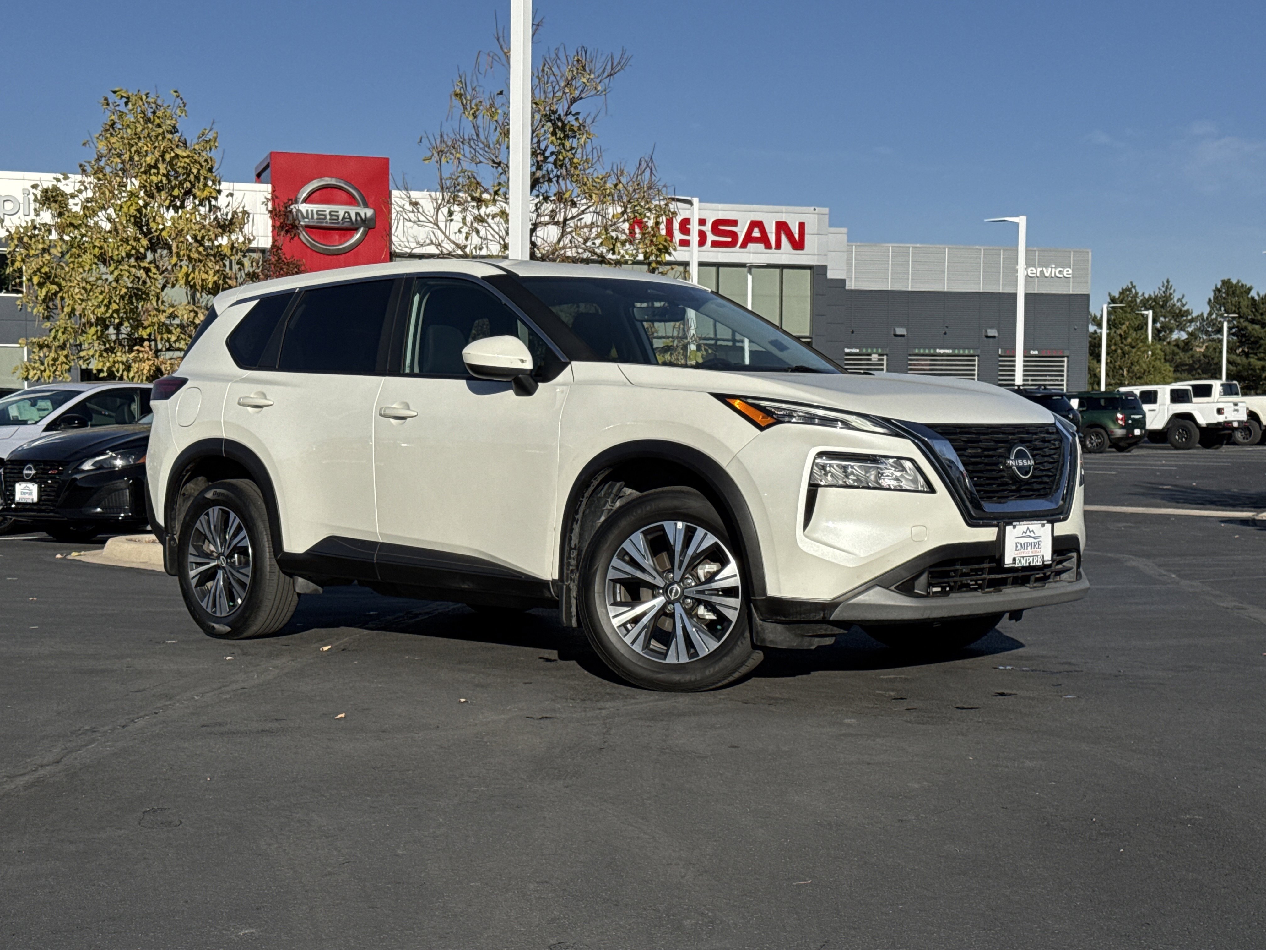 2023 Nissan Rogue SV's photo