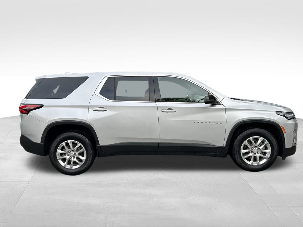 2022 Chevrolet Traverse LS photo 5