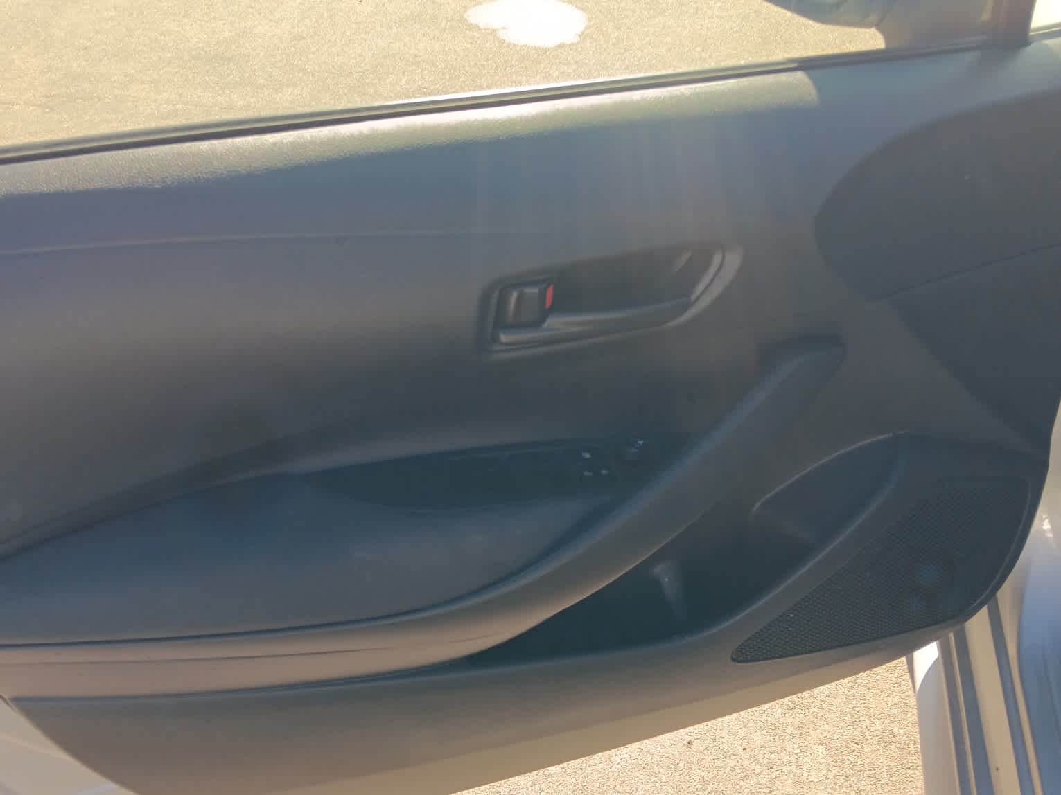 2023 Toyota Corolla LE photo 6