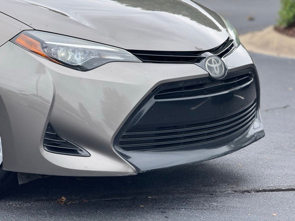 2018 Toyota Corolla LE photo 4