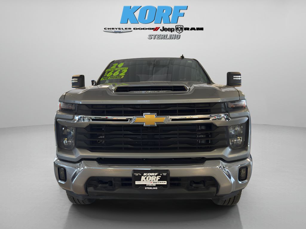 2024 Chevrolet Silverado 2500HD LT photo 2