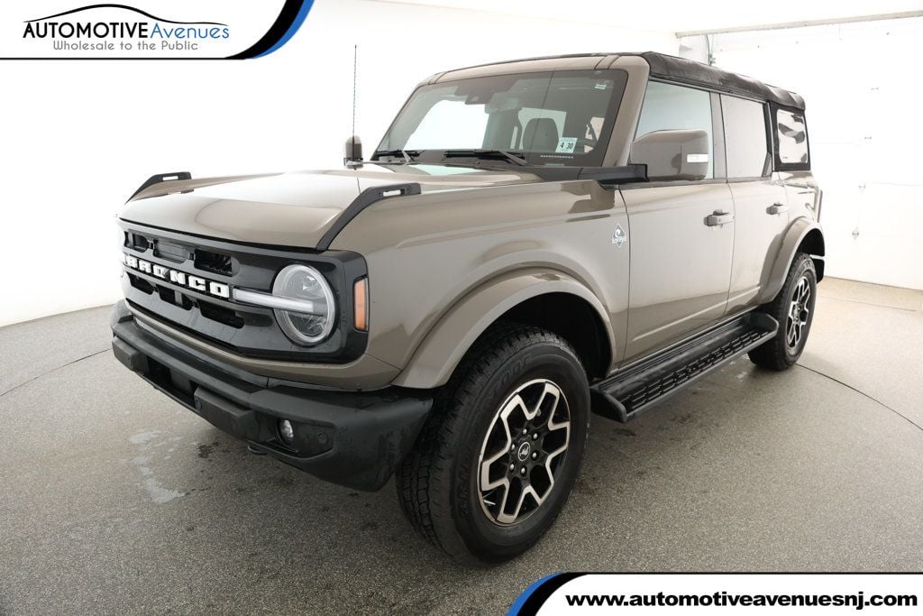 2025 Ford Bronco 4-Door Outer Banks's photo