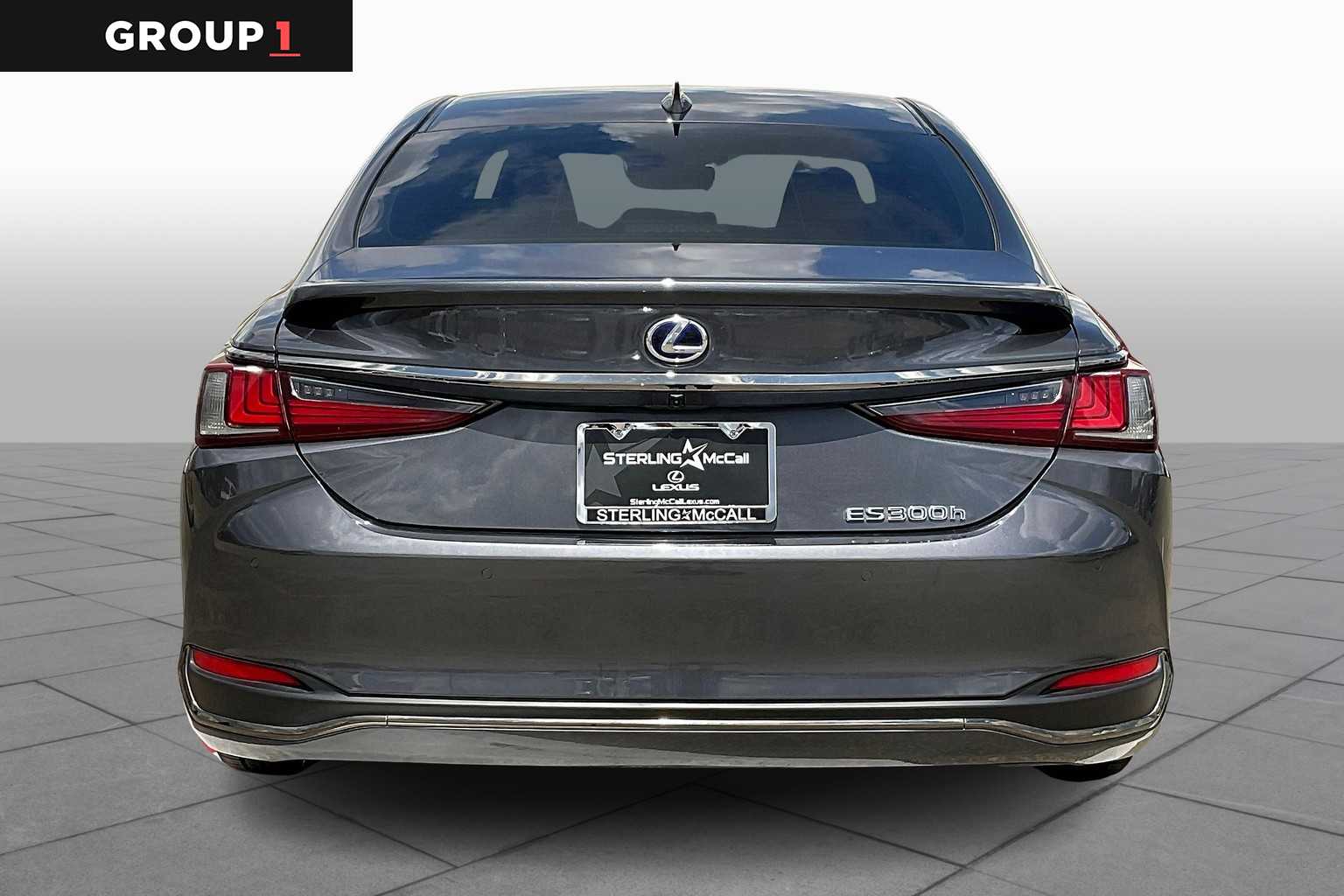 2022 Lexus ES F SPORT photo 4