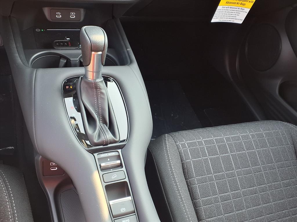 2026 Honda HR-V LX photo 8