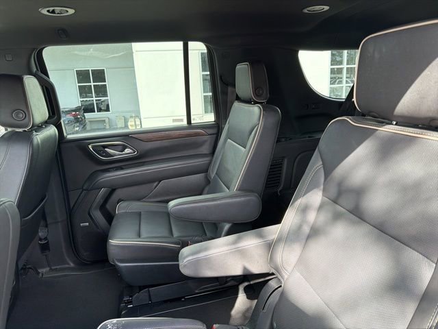 2023 Chevrolet Suburban Premier photo 7
