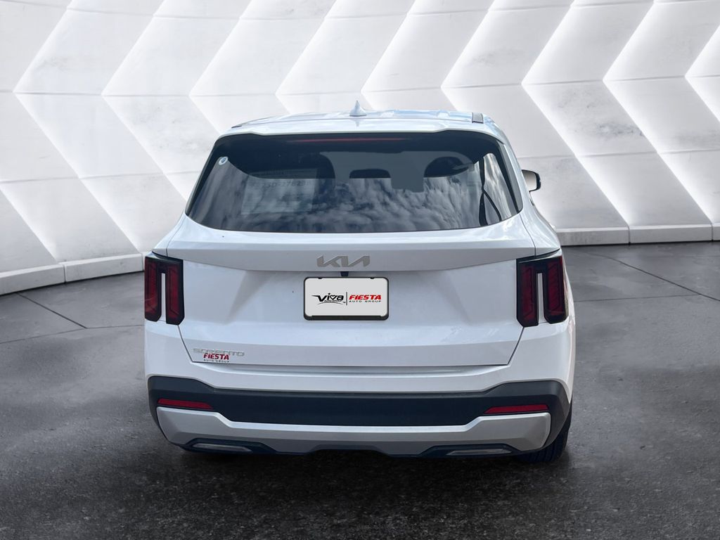 2025 Kia Sorento LX photo 5