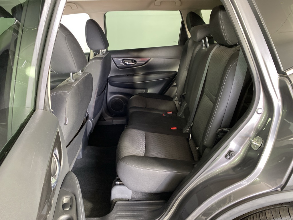 2020 Nissan Rogue SV photo 15