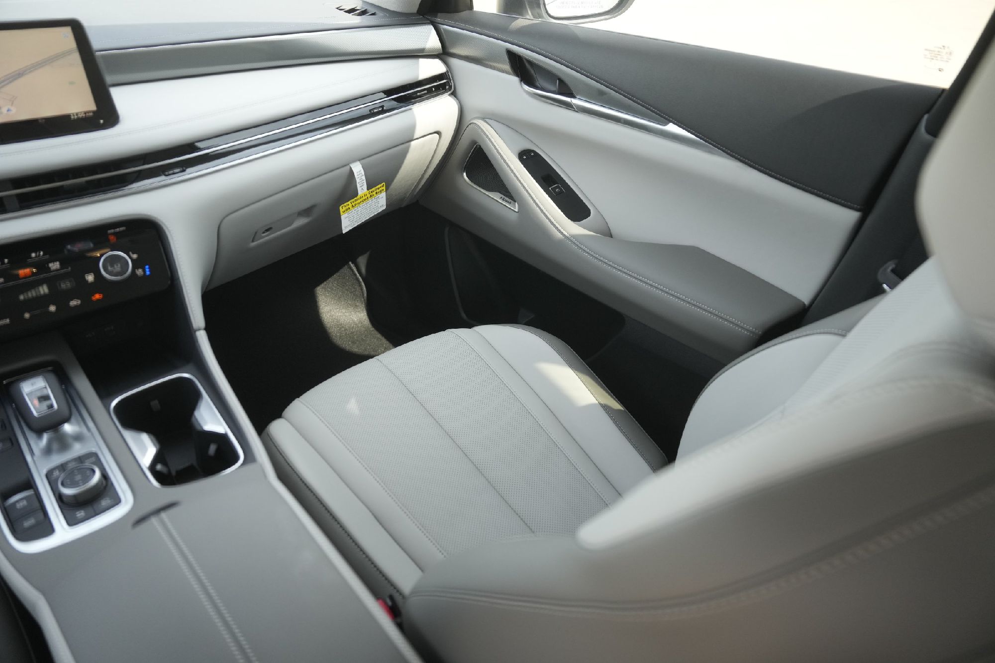 2026 Infiniti QX60 Luxe photo 17