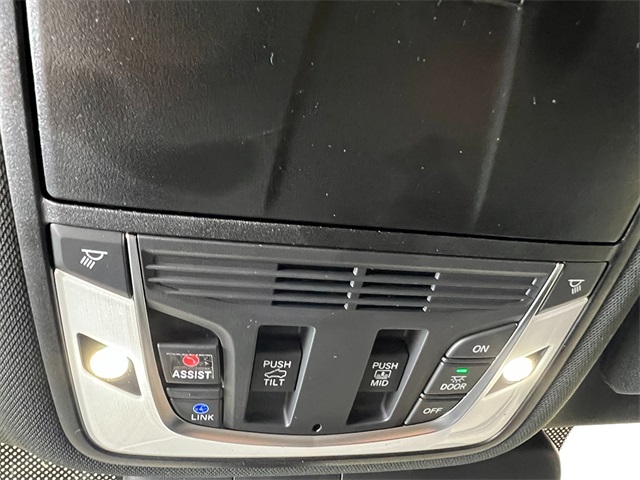 2025 Acura RDX Base photo 26