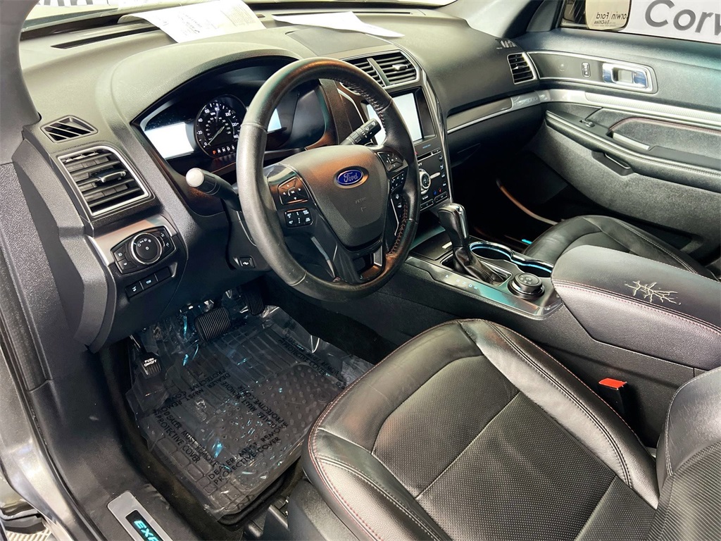 2016 Ford Explorer Sport photo 3