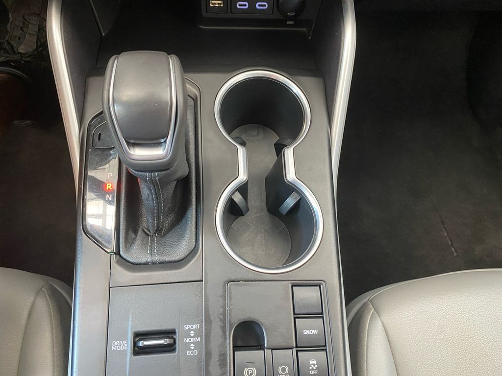 2023 Toyota Highlander XLE photo 21