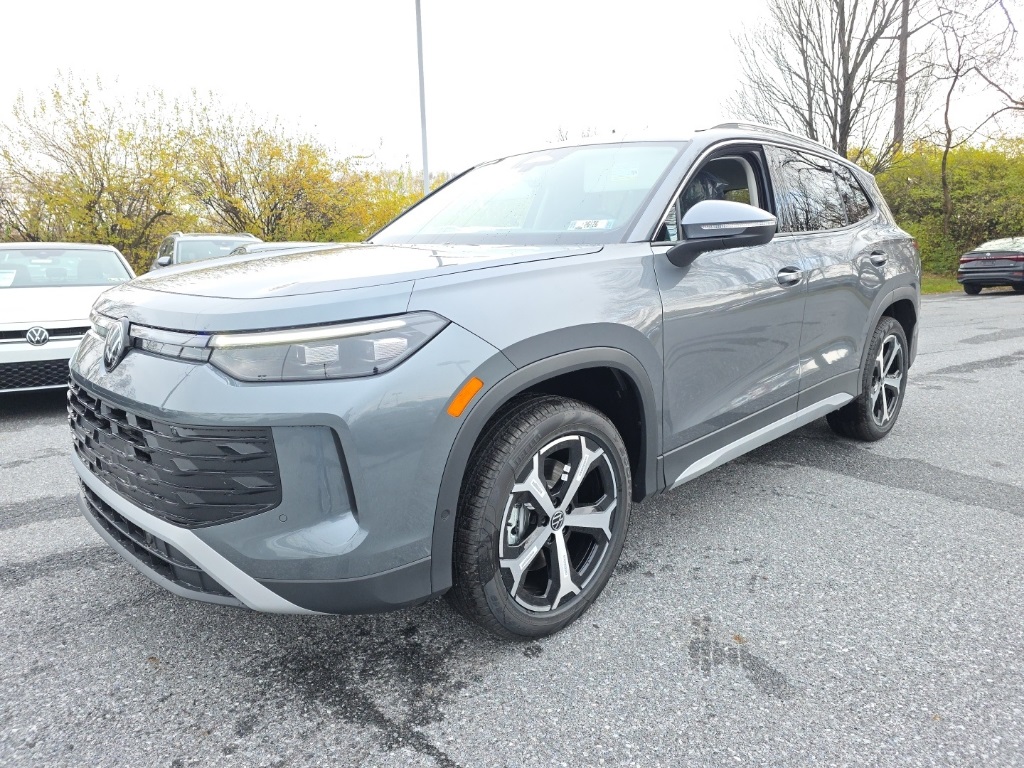 2026 Volkswagen Tiguan SE's photo