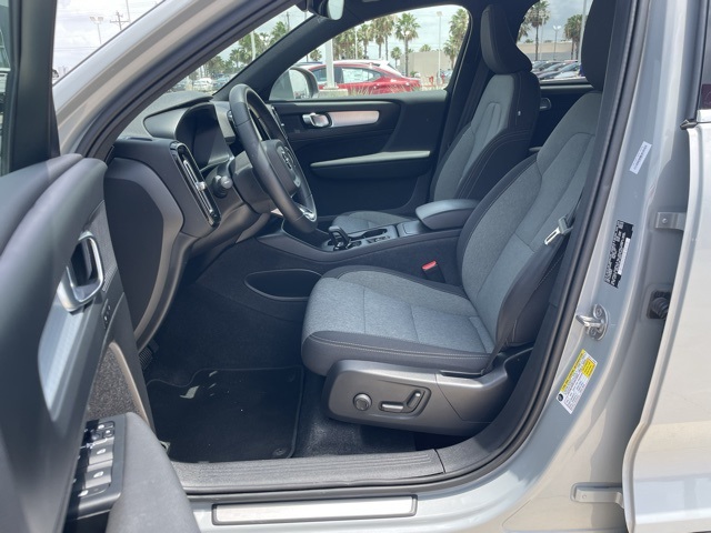2024 Volvo XC40 Core photo 15
