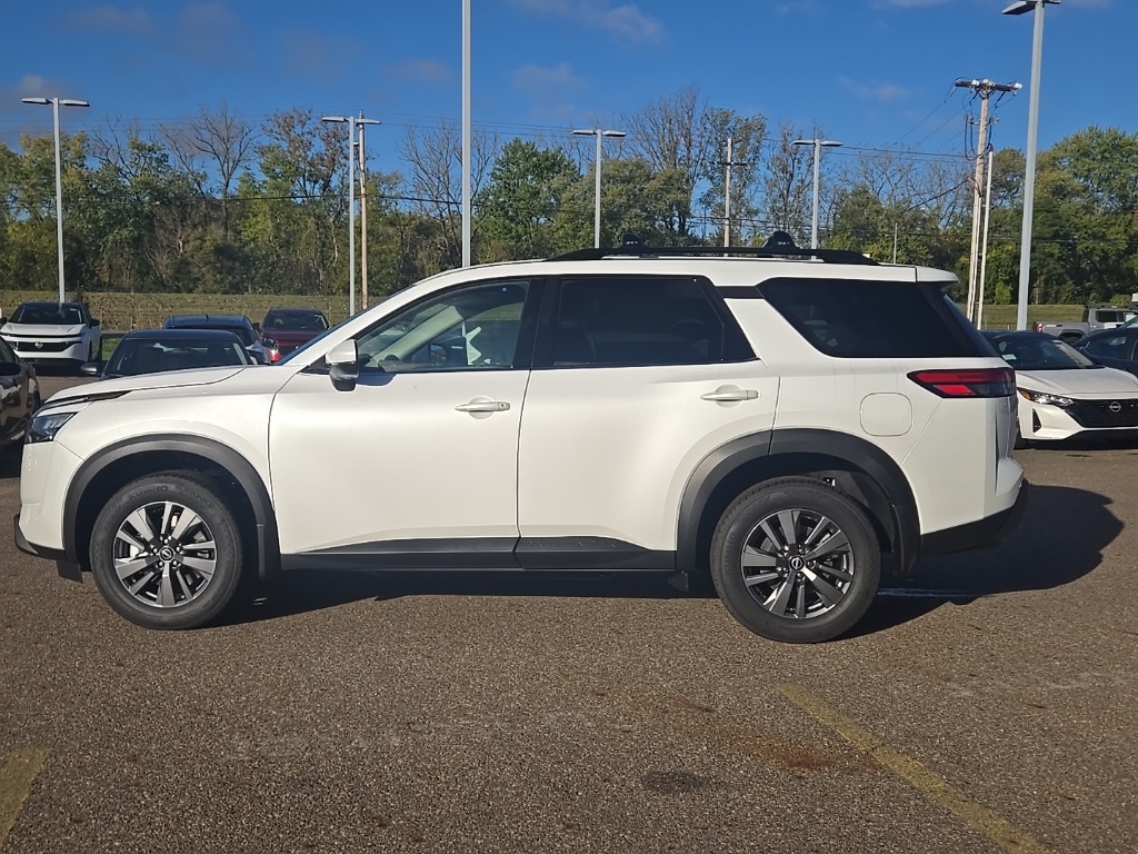 2025 Nissan Pathfinder SV photo 3