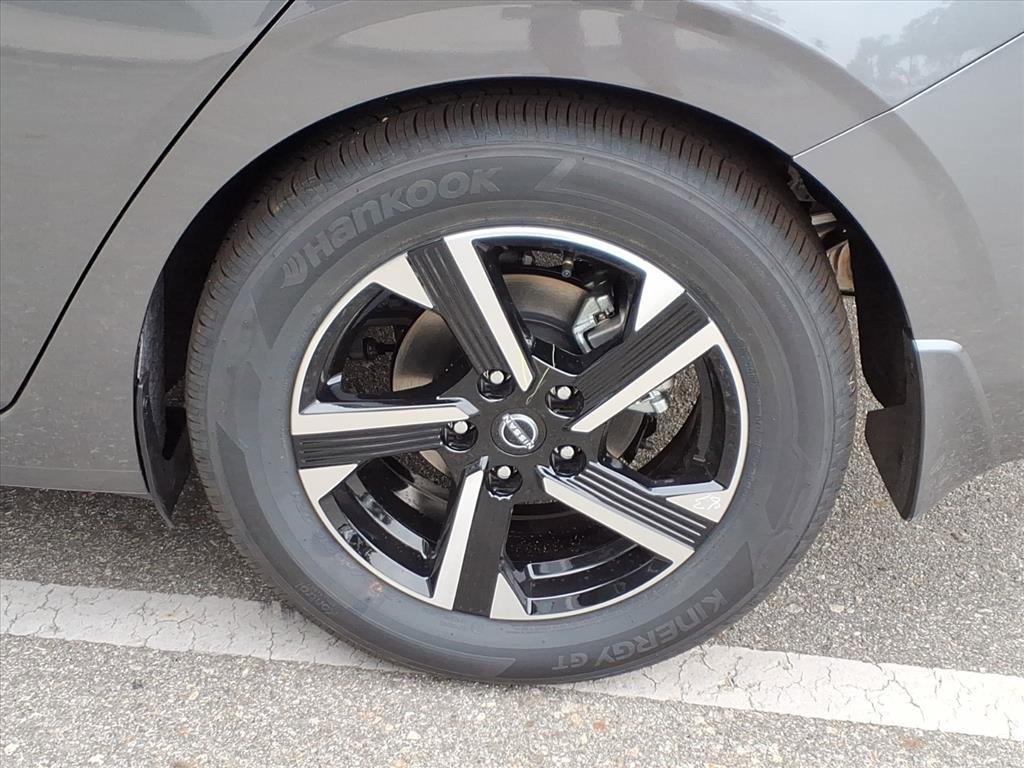 2025 Nissan Sentra SV photo 3
