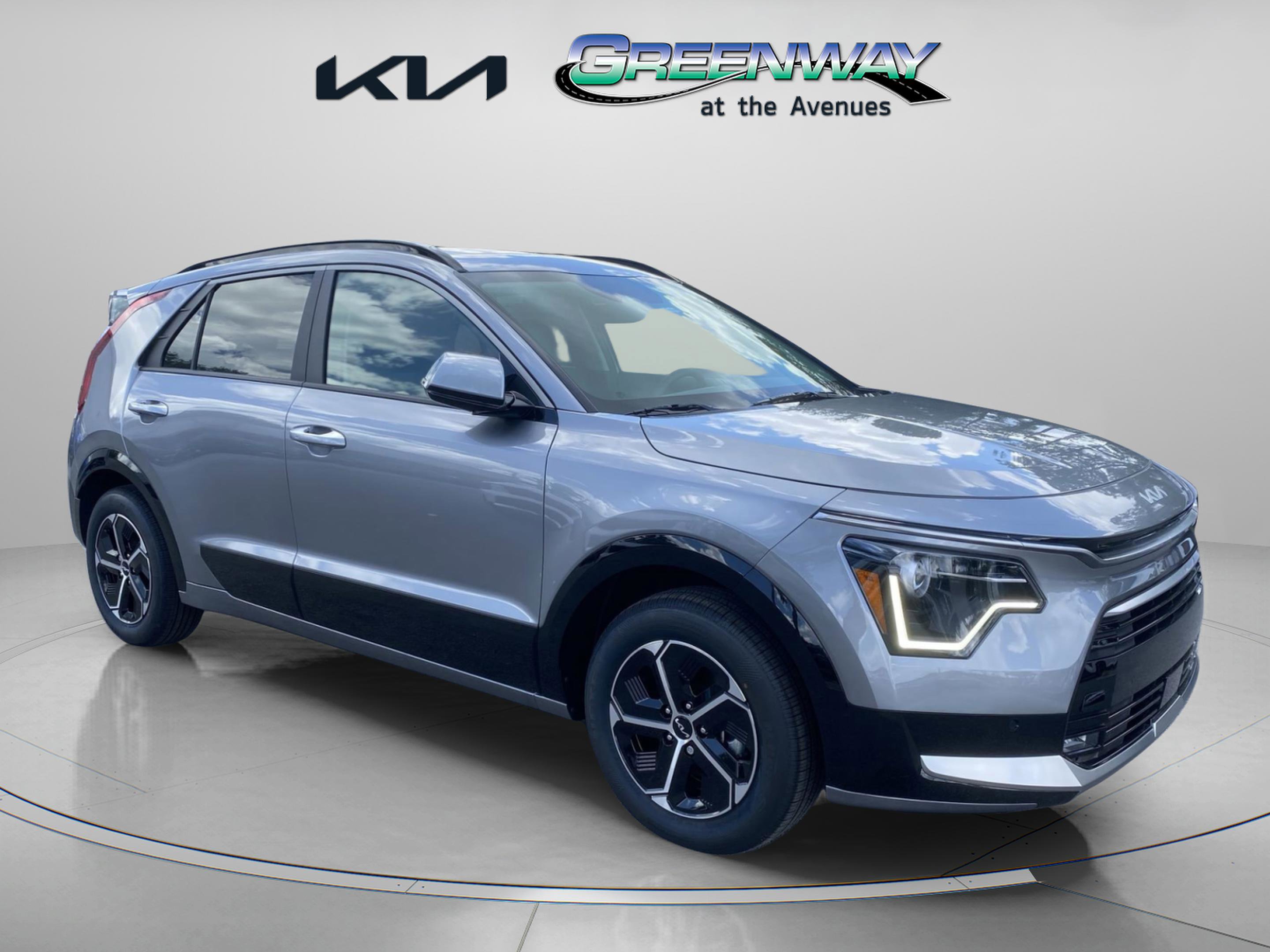 2025 Kia Niro SX's photo
