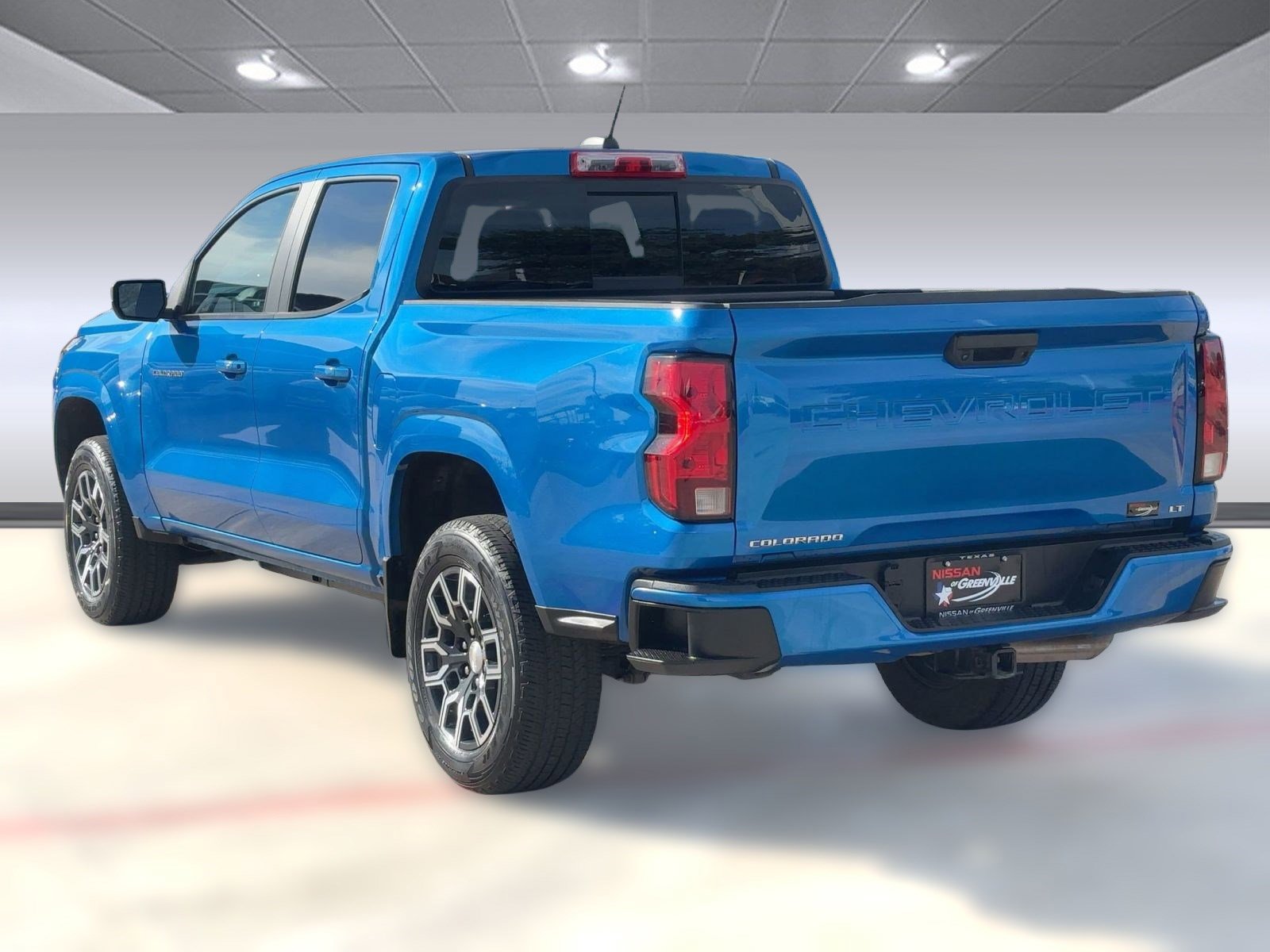 2023 Chevrolet Colorado LT photo 3
