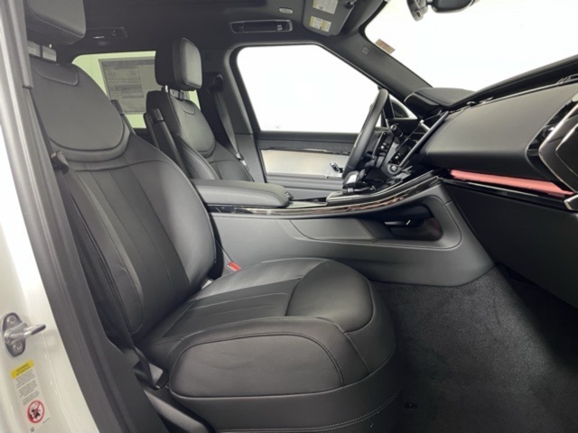 2025 Land Rover Range Rover Sport P360 S photo 17