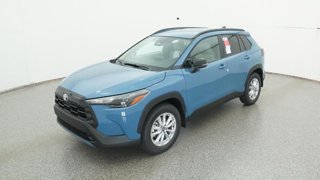 2026 Toyota Corolla Cross LE's photo