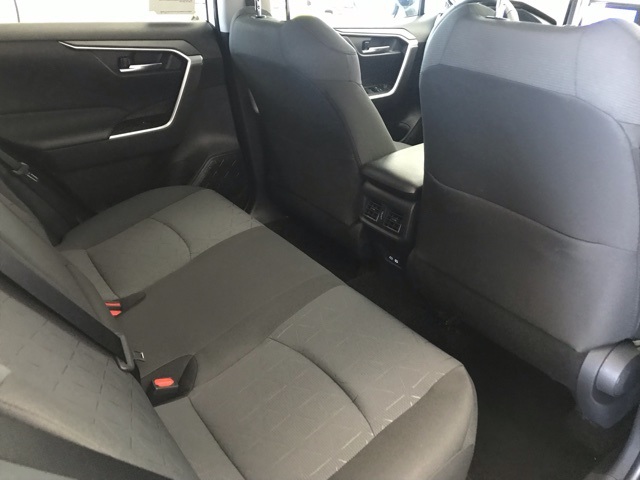 2025 Toyota RAV4 XLE photo 12