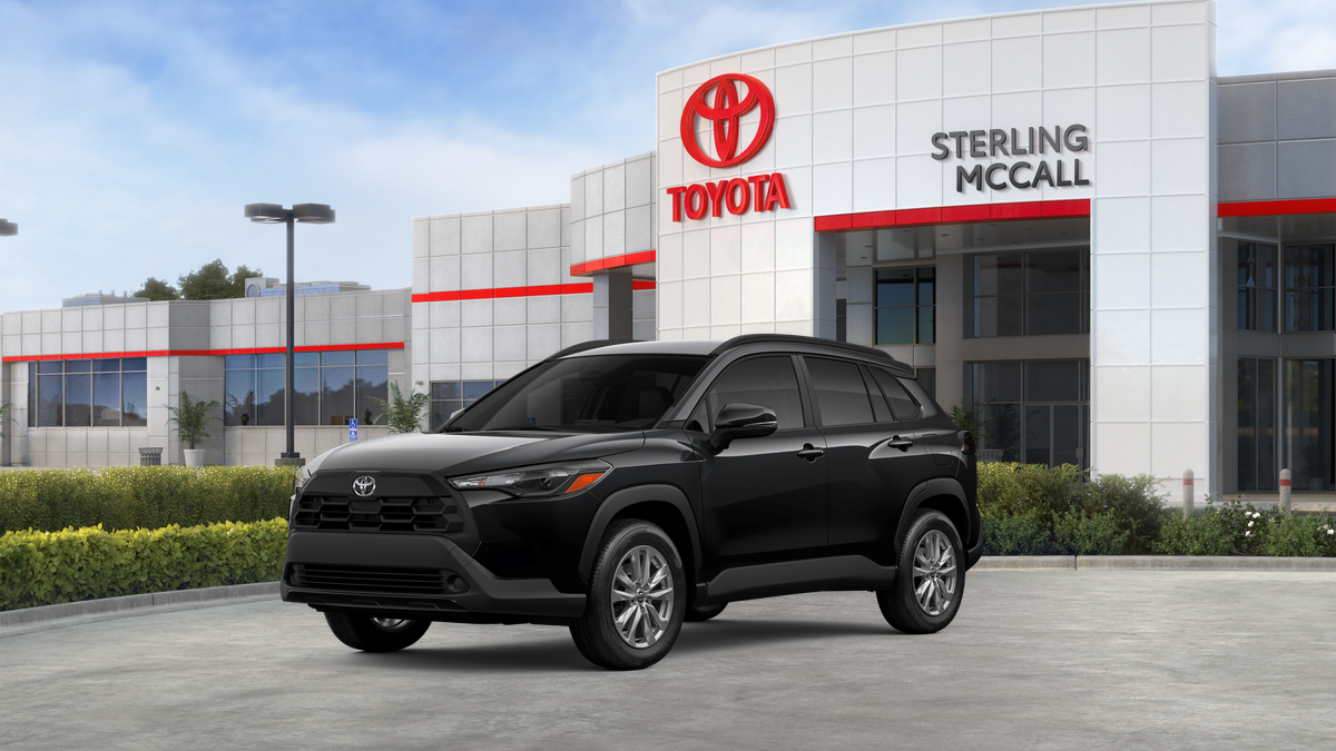 2026 Toyota Corolla Cross LE's photo