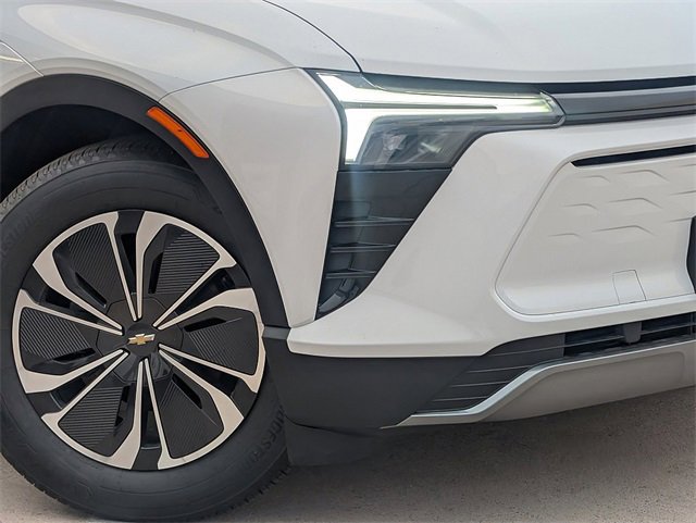 2025 Chevrolet Blazer EV photo 2