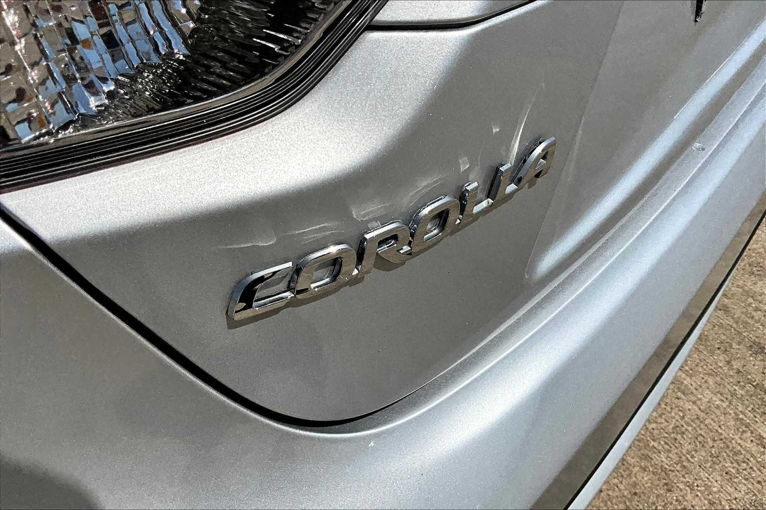 2020 Toyota Corolla LE photo 27