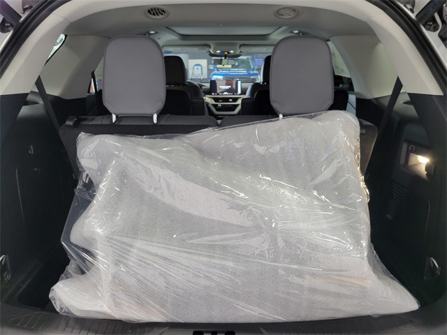 2025 Ford Explorer photo 15