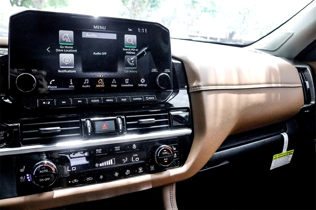 2025 Nissan Pathfinder Platinum photo 15