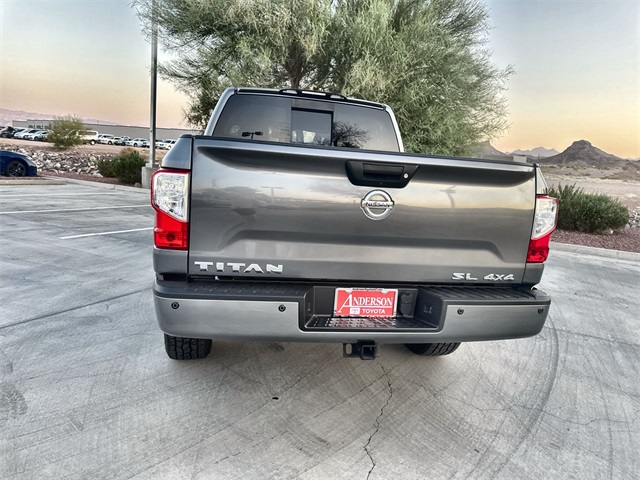 2019 Nissan Titan SL photo 4